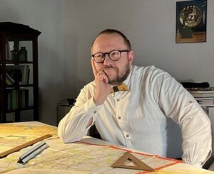 Dr Paweł E. Weszpiński